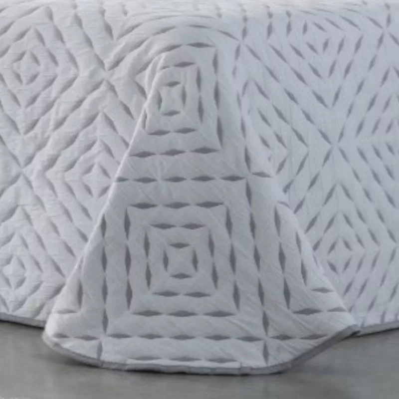 detalle reves colcha suances gris