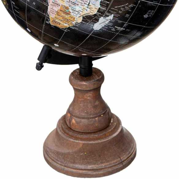 globo terráqueo metálico con madera