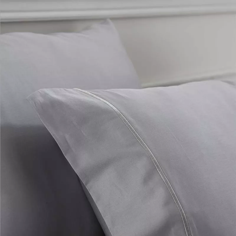 detalle juego de cama satén 400 hilos gris