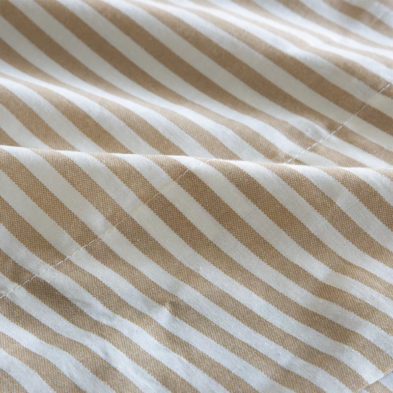 juego de cama a rayas de color mostaza y beige de algodón