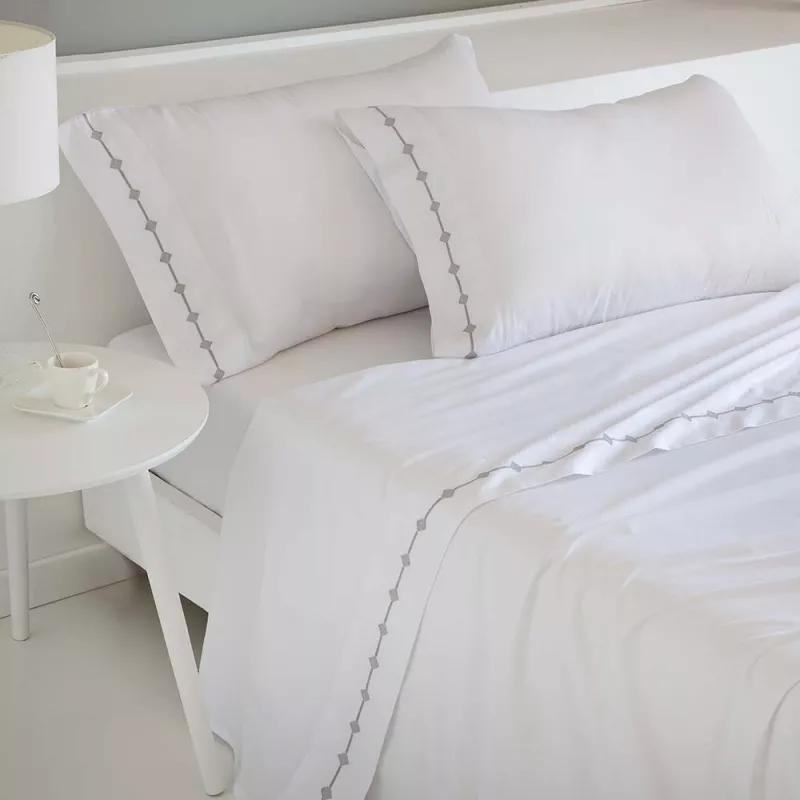 Juego de cama satén algodón egipcio blanco bordado